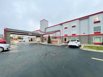 hotel champaign urbana university area