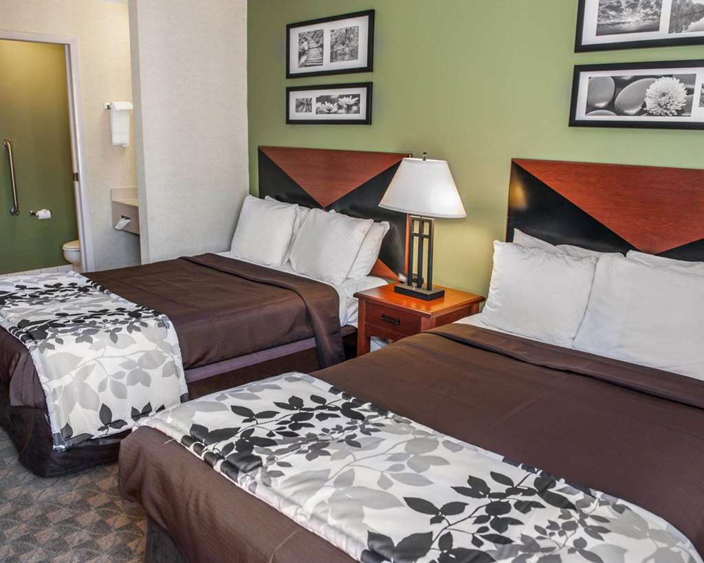hotel champaign urbana university area