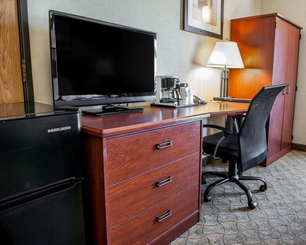 hotel champaign urbana university area