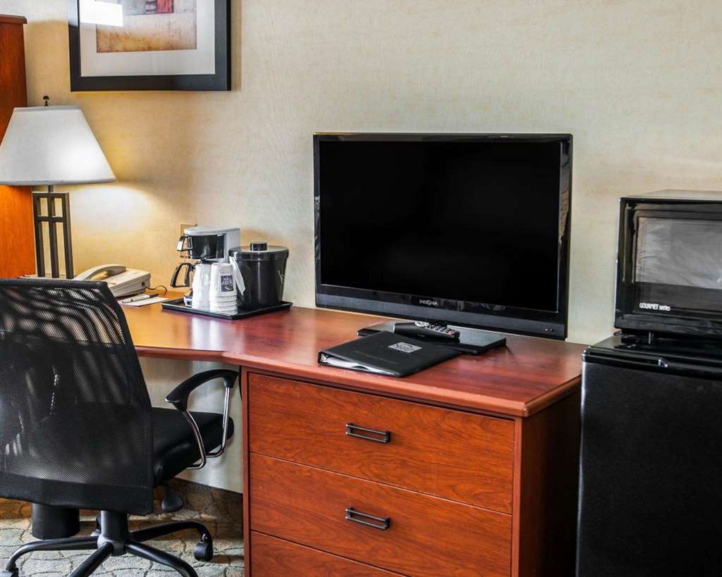 hotel champaign urbana university area