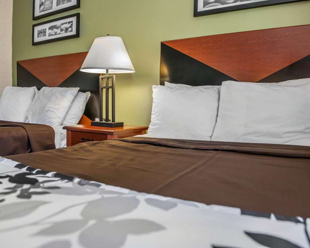 hotel champaign urbana university area