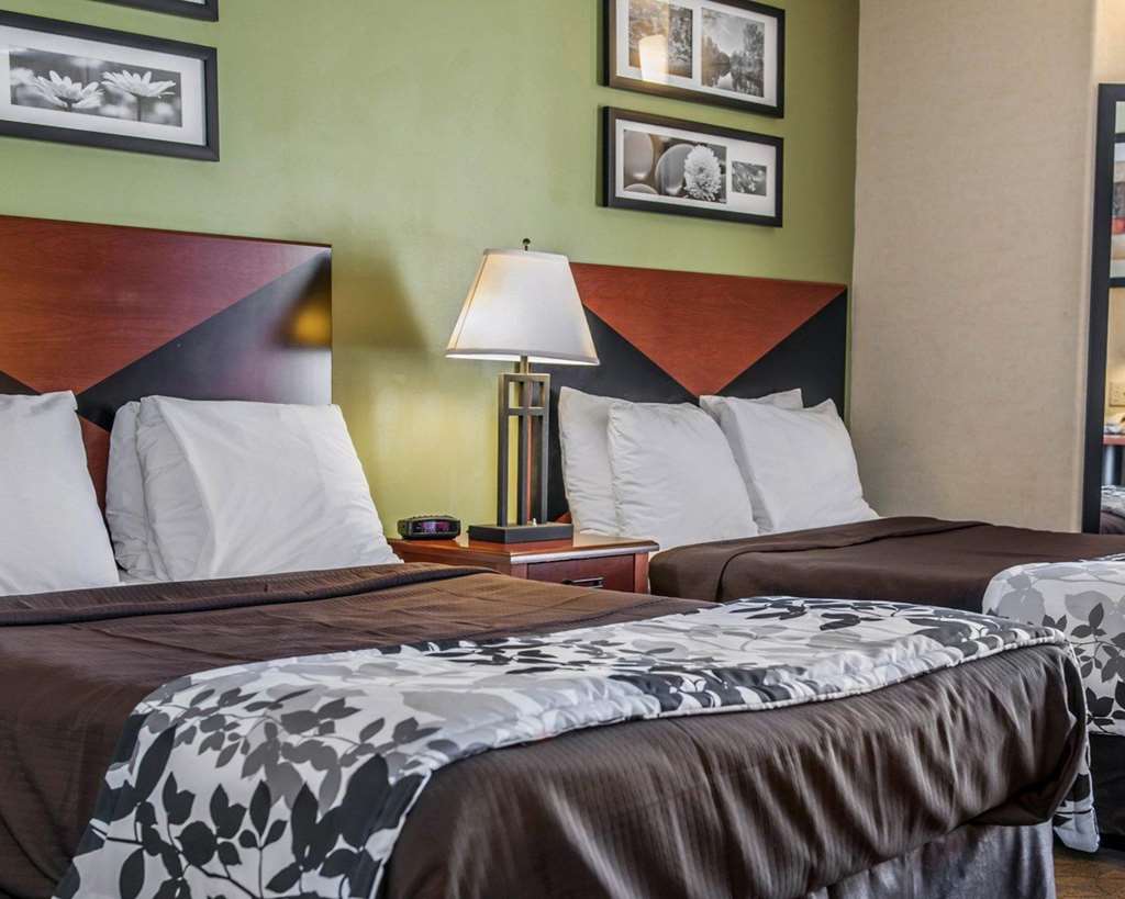 hotel champaign urbana university area