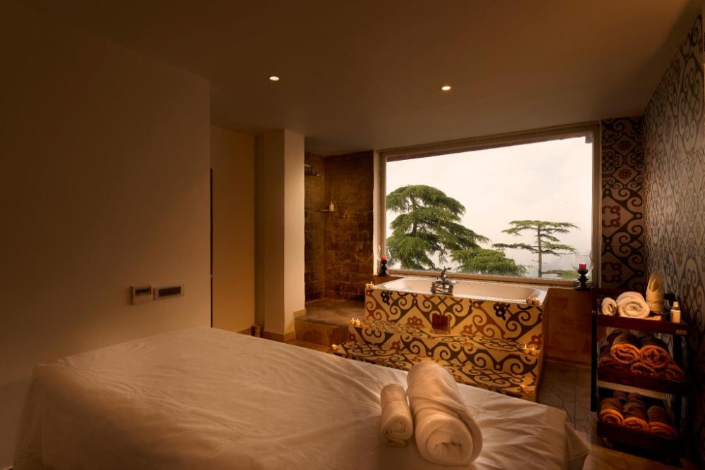 renest dunsvirk court mussoorie