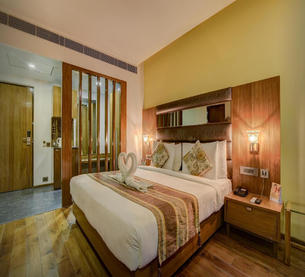 renest dunsvirk court mussoorie