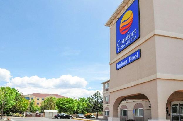 comfort inn and suites alameda at albuquerque balloon fiesta park