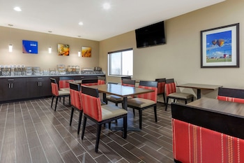 comfort inn and suites alameda at albuquerque balloon fiesta park