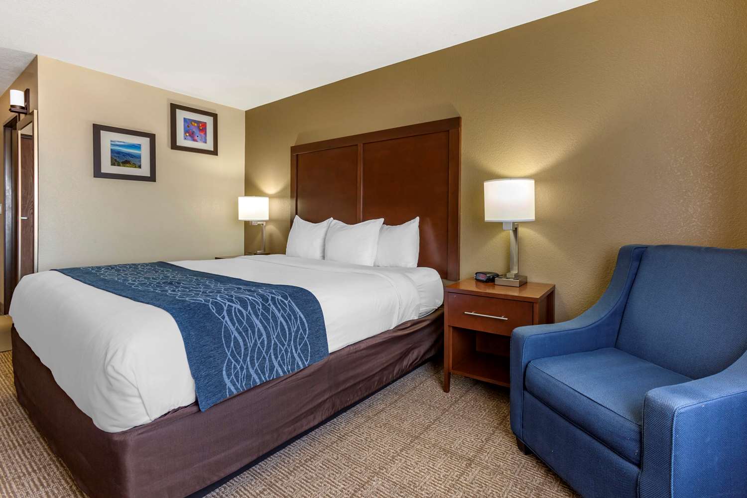 comfort inn and suites alameda at albuquerque balloon fiesta park