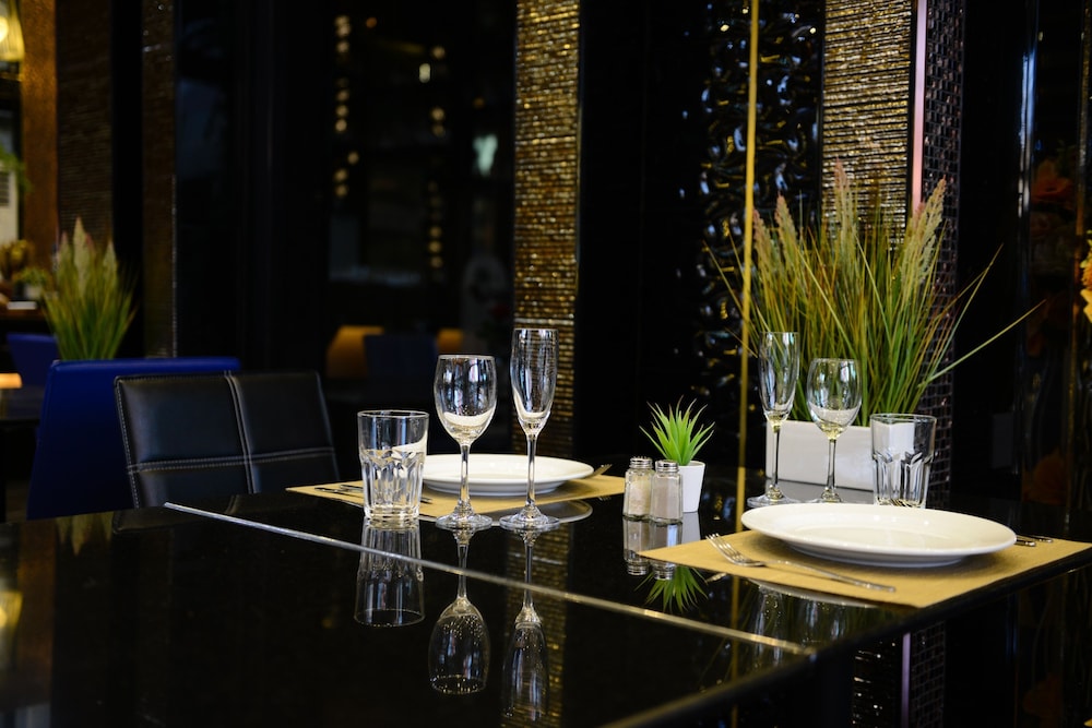 media hotel and residence