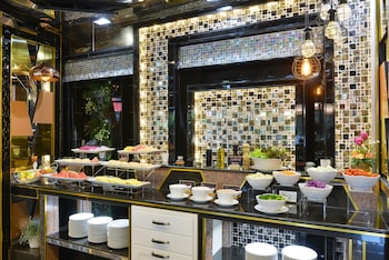 media hotel and residence