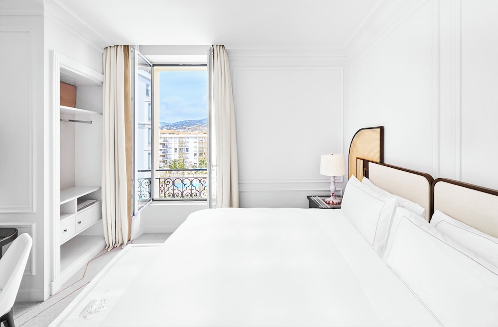 carlton cannes a regent hotel