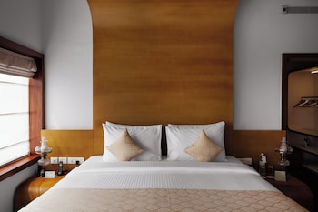 gokulam grand turtle on the beach