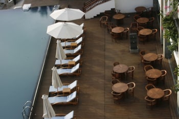 gokulam grand turtle on the beach