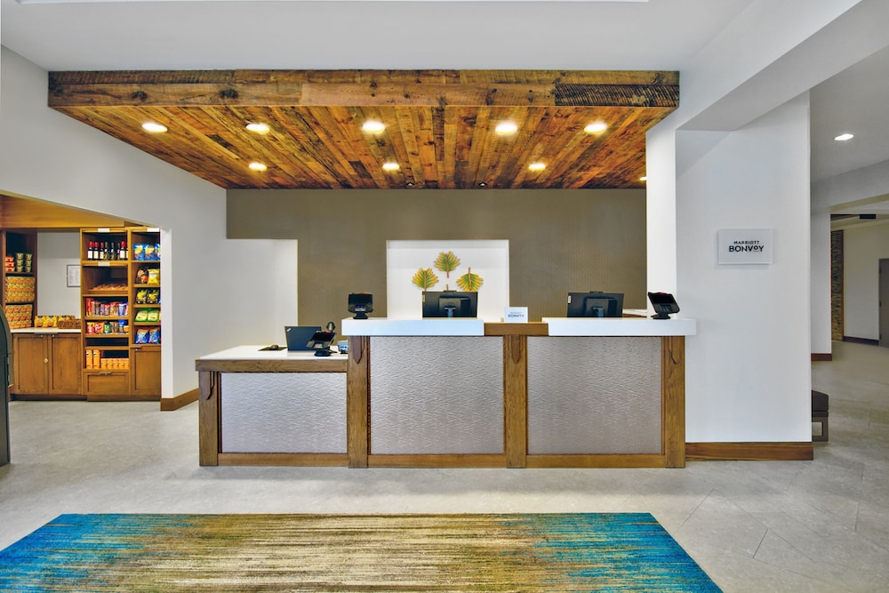 fairfield inn and suites orlando at flamingo crossin