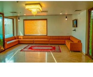 hotel the agra grande