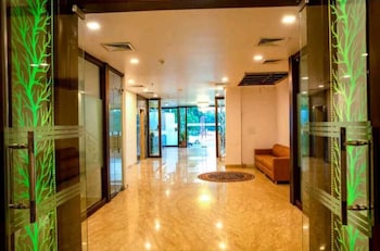 hotel the agra grande