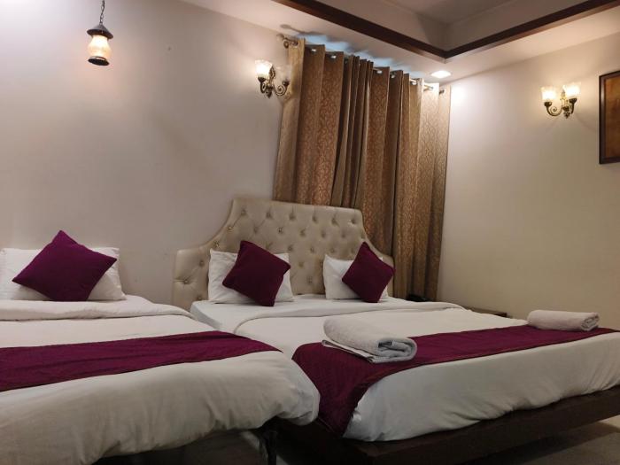 hotel the agra grande