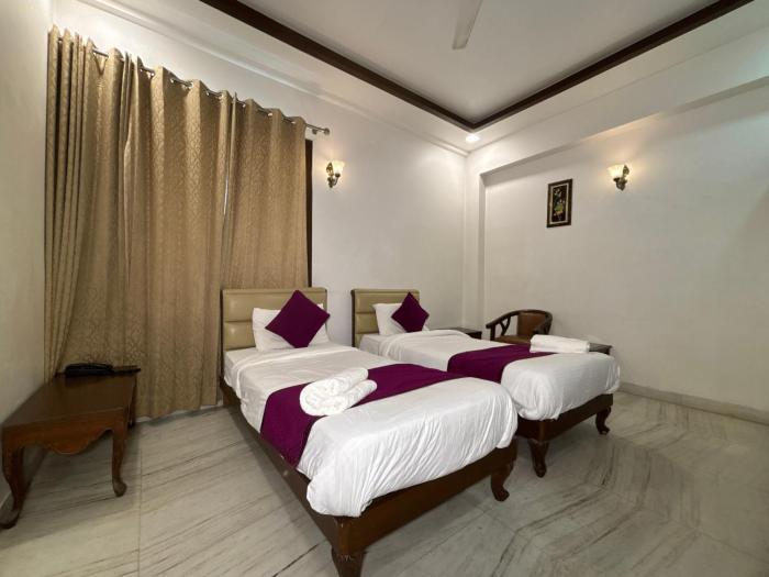 hotel the agra grande