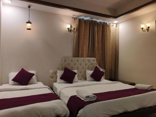 hotel the agra grande