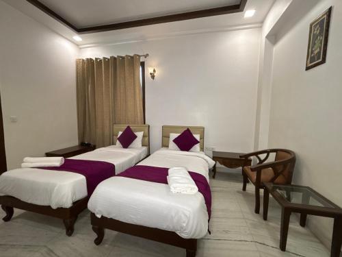 hotel the agra grande