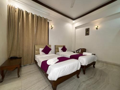 hotel the agra grande