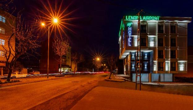 lenora airport hotel