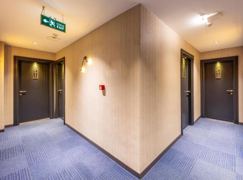 lenora airport hotel