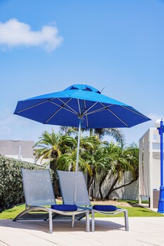 brickell bay beach resort aruba trademark by wyndham