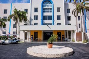brickell bay beach resort aruba trademark by wyndham