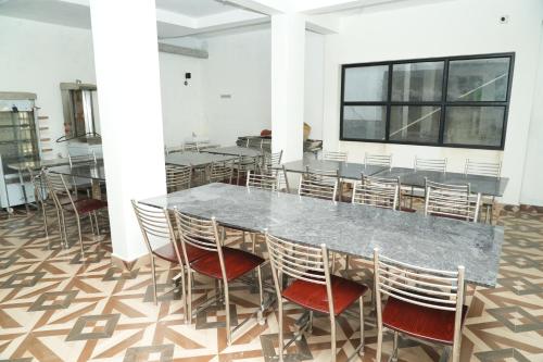 hotel vetrivel international by browntree resorts