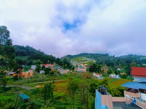 Hotel Vetrivel International By Browntree Resorts,Near  Kodaikanal  Lake,3 star