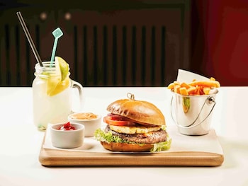 ibis warszawa ostrobramska