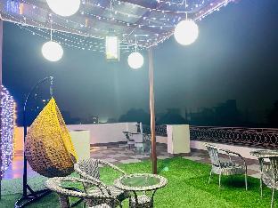olive service apartment golf course road