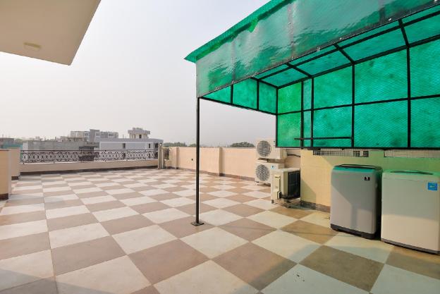 olive service apartment golf course road