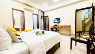 olive service apartment golf course road