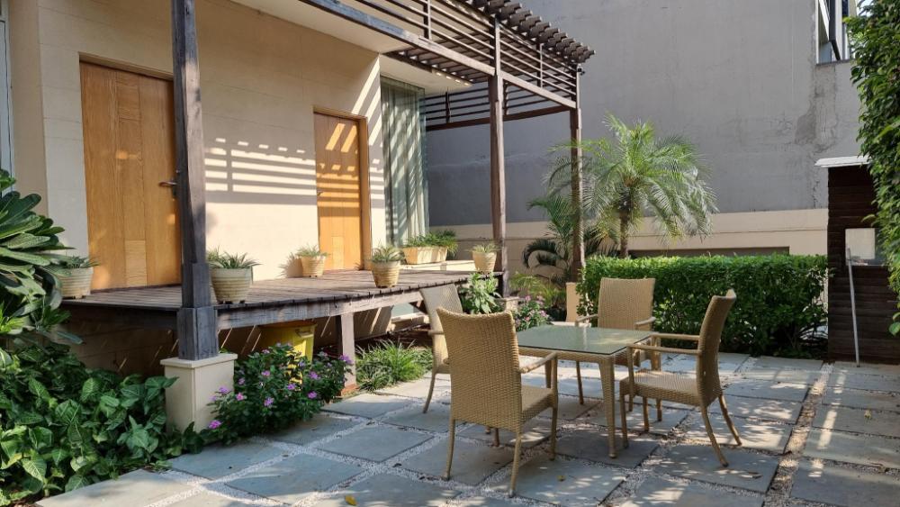 crs inn a premium homestay near cyber hub