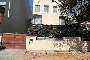 crs inn a premium homestay near cyber hub