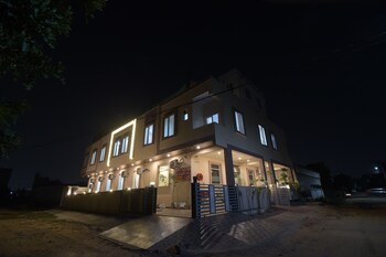 Hotel Palm Tree,India>>Jaipur,3 star