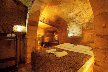 snora cave hotel