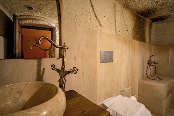 snora cave hotel