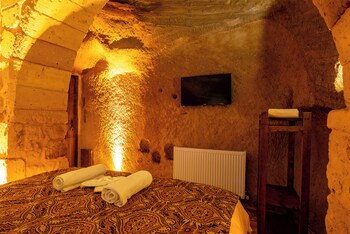snora cave hotel