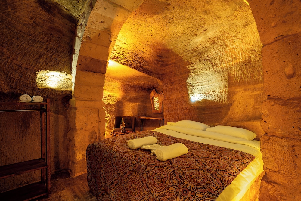 snora cave hotel