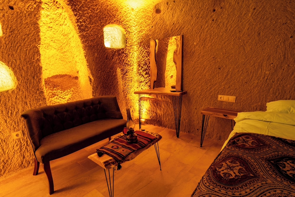 snora cave hotel