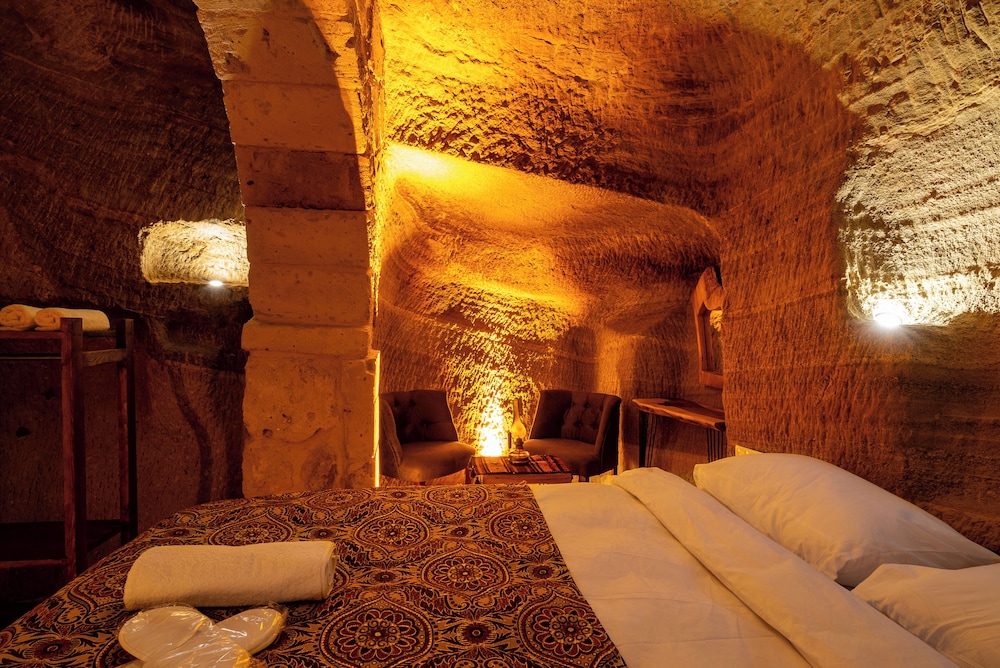 snora cave hotel