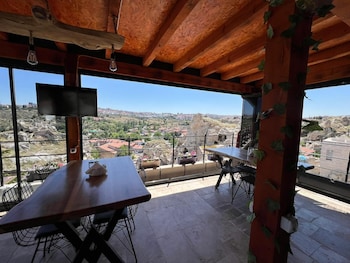 snora cave hotel