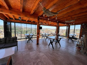 snora cave hotel