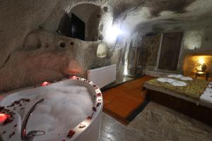 snora cave hotel