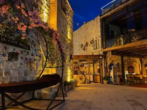 atax cave hotel