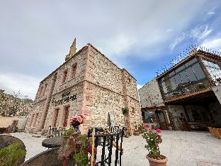 atax cave hotel
