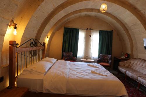 atax cave hotel