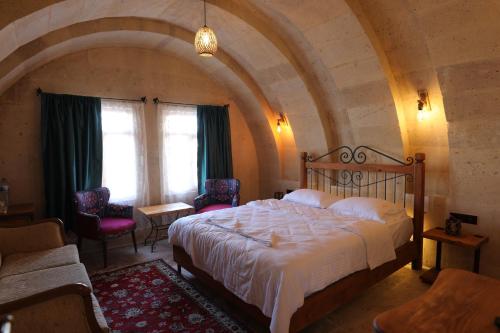 atax cave hotel